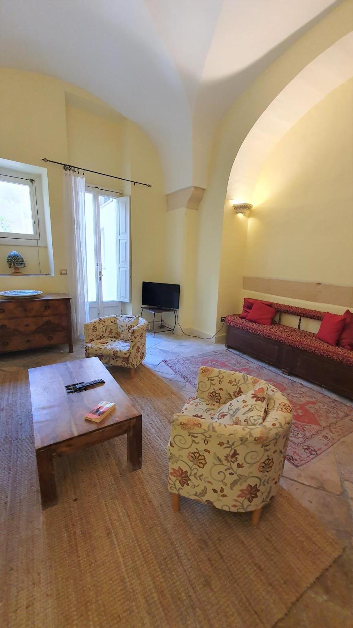 דירות לצ'ה Palazzo Bernardini מראה חיצוני תמונה