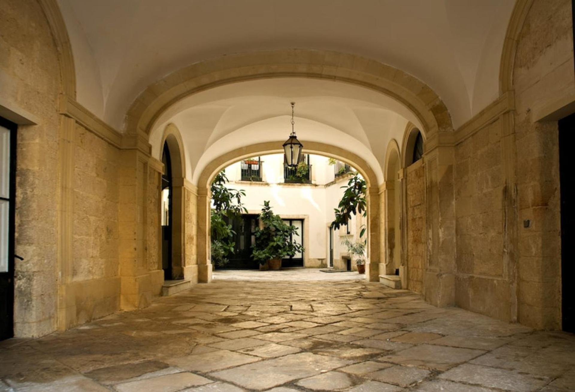 דירות לצ'ה Palazzo Bernardini מראה חיצוני תמונה